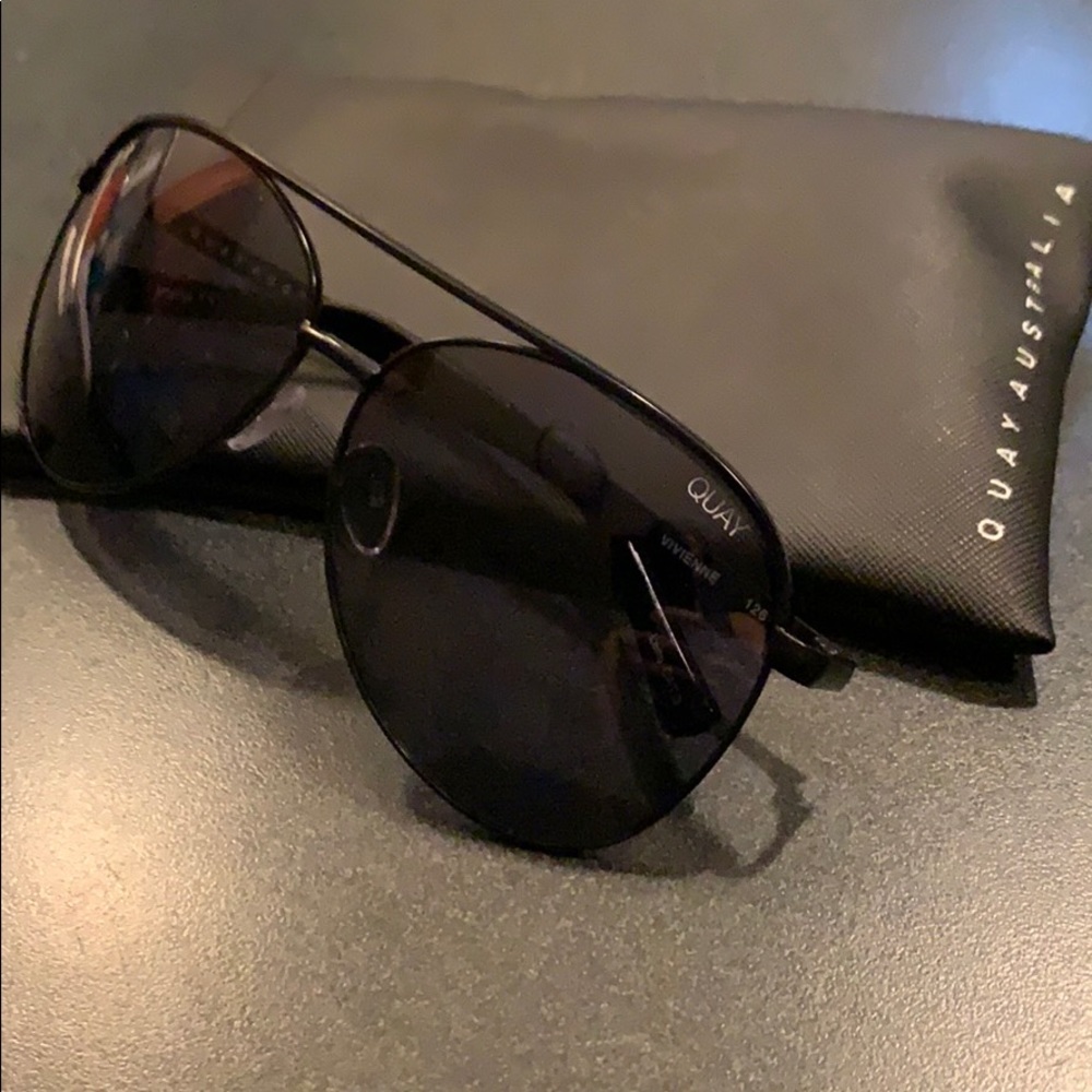 Brand new Quay black aviator sunglasses 🖤